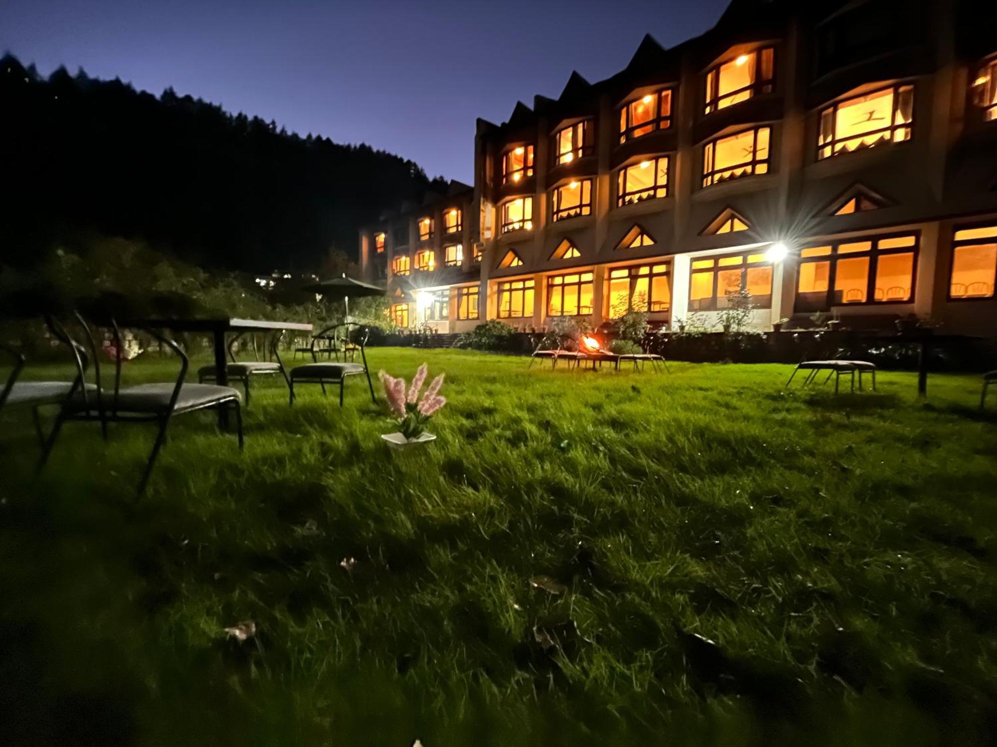 Sagar Heritage Resort, Near Mall Road Manali Manāli Exterior foto