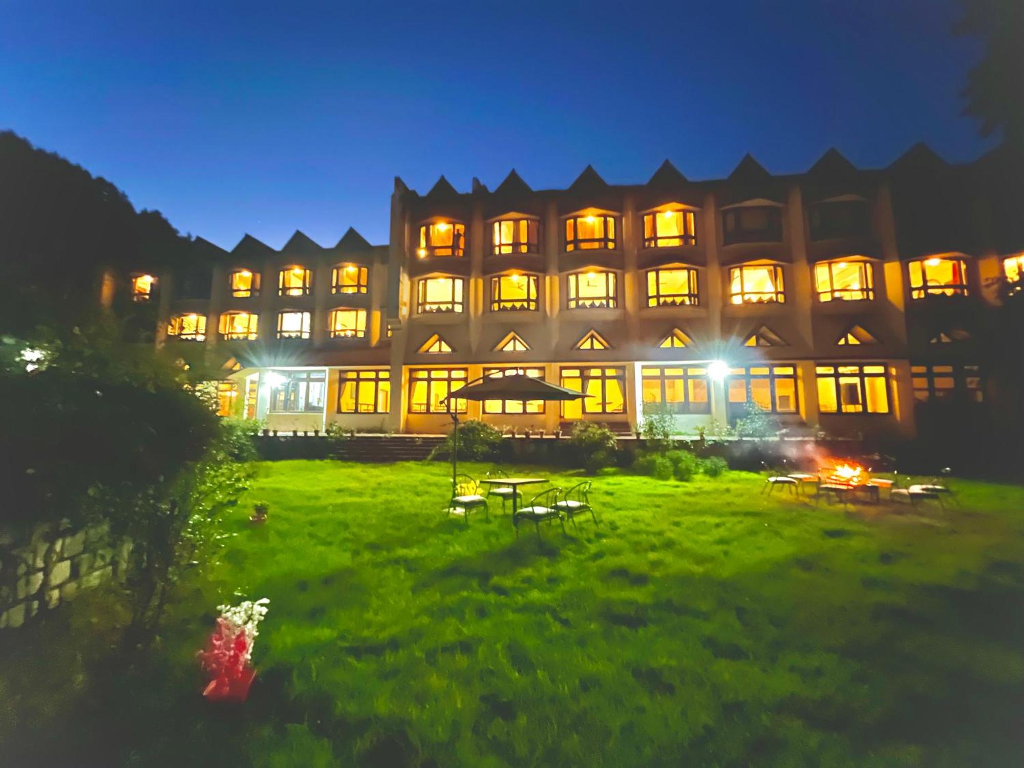 Sagar Heritage Resort, Near Mall Road Manali Manāli Exterior foto